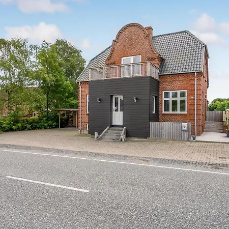 Six-bedroom In * Bagenkop