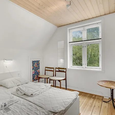 Six-bedroom In Дом отдыха *